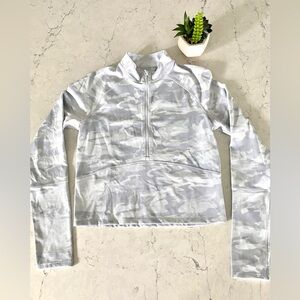 Lululemon White Camo Longsleeve Crop Top Size 6 NWOT